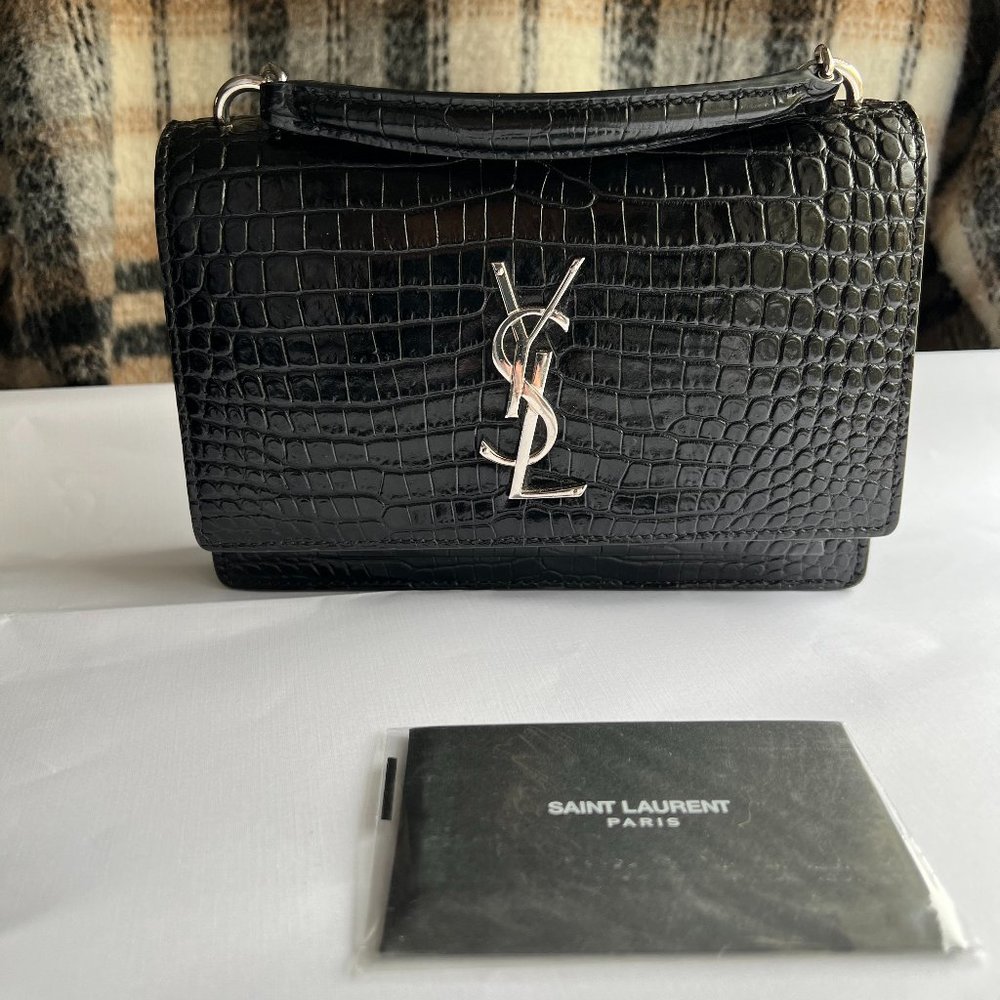 YSL sunset chain  IN CROCODILE-EMBOSSED SHINY LEATHER